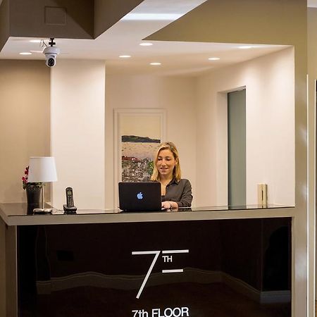 7Th Floor Suite Naples Luaran gambar