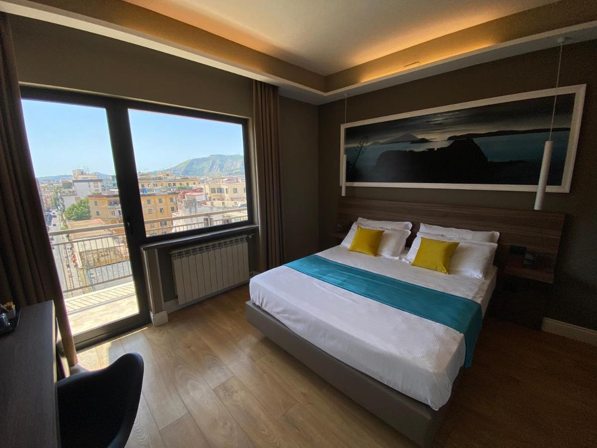 7Th Floor Suite Naples Luaran gambar