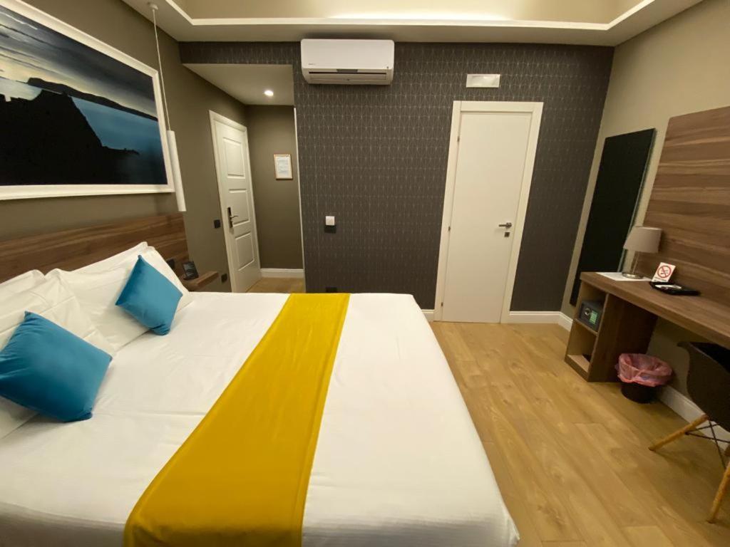 7Th Floor Suite Naples Luaran gambar