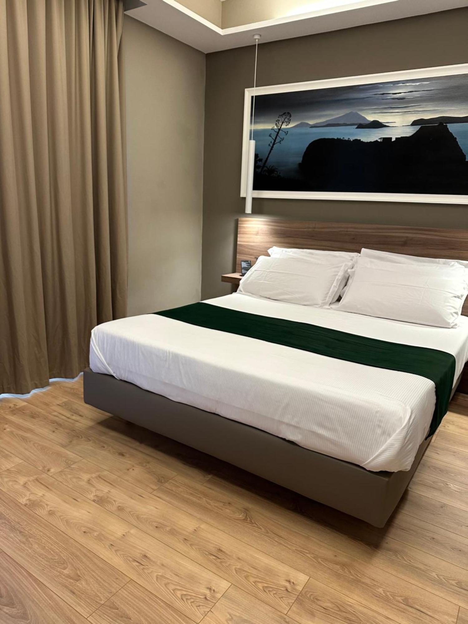 7Th Floor Suite Naples Luaran gambar