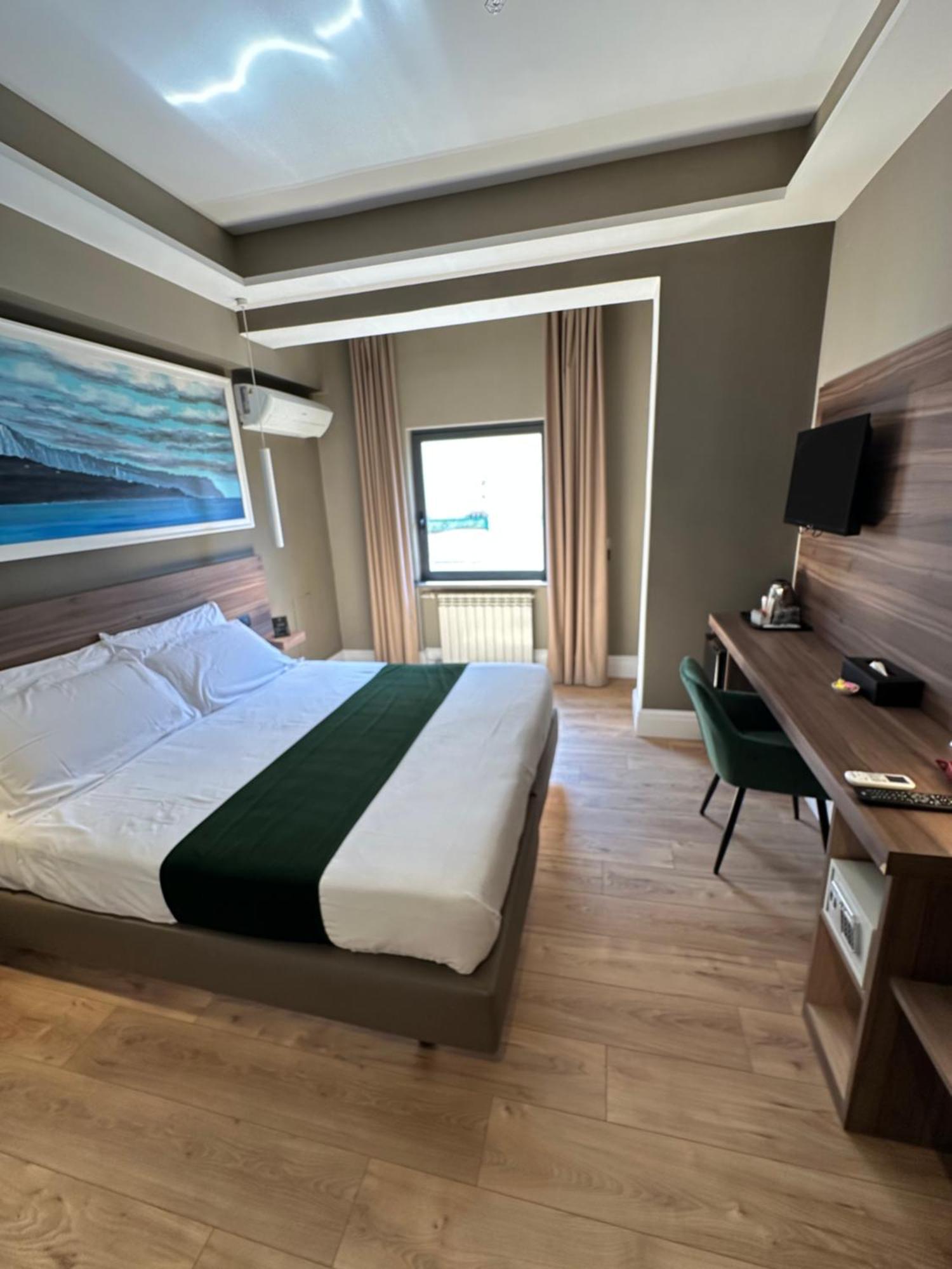 7Th Floor Suite Naples Luaran gambar