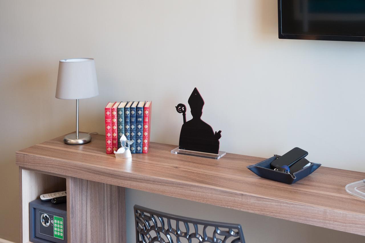 7Th Floor Suite Naples Luaran gambar