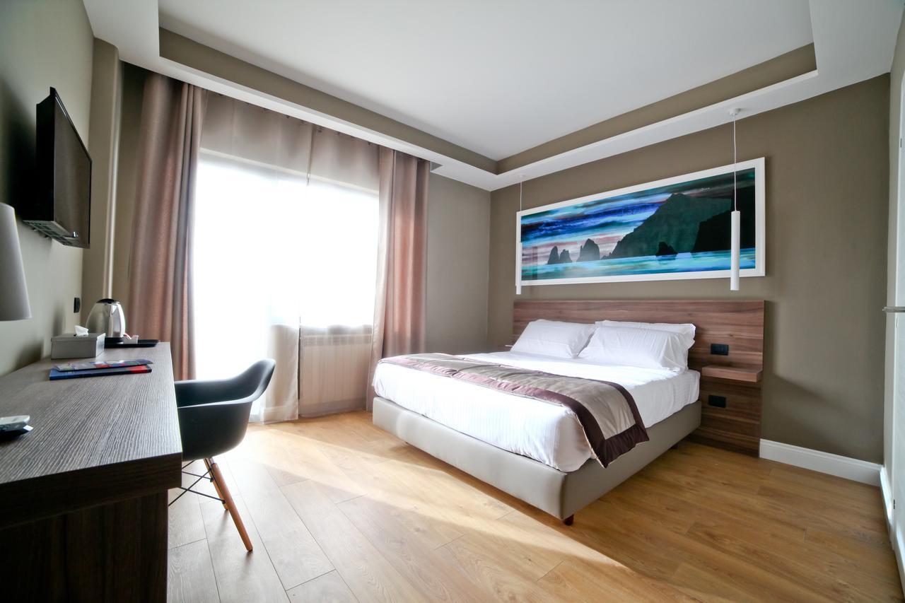 7Th Floor Suite Naples Luaran gambar