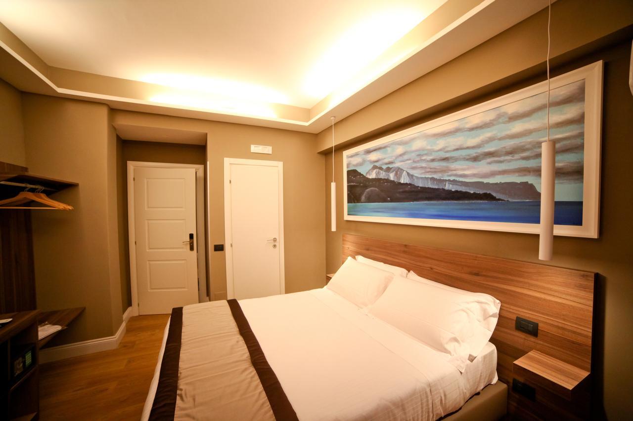7Th Floor Suite Naples Luaran gambar